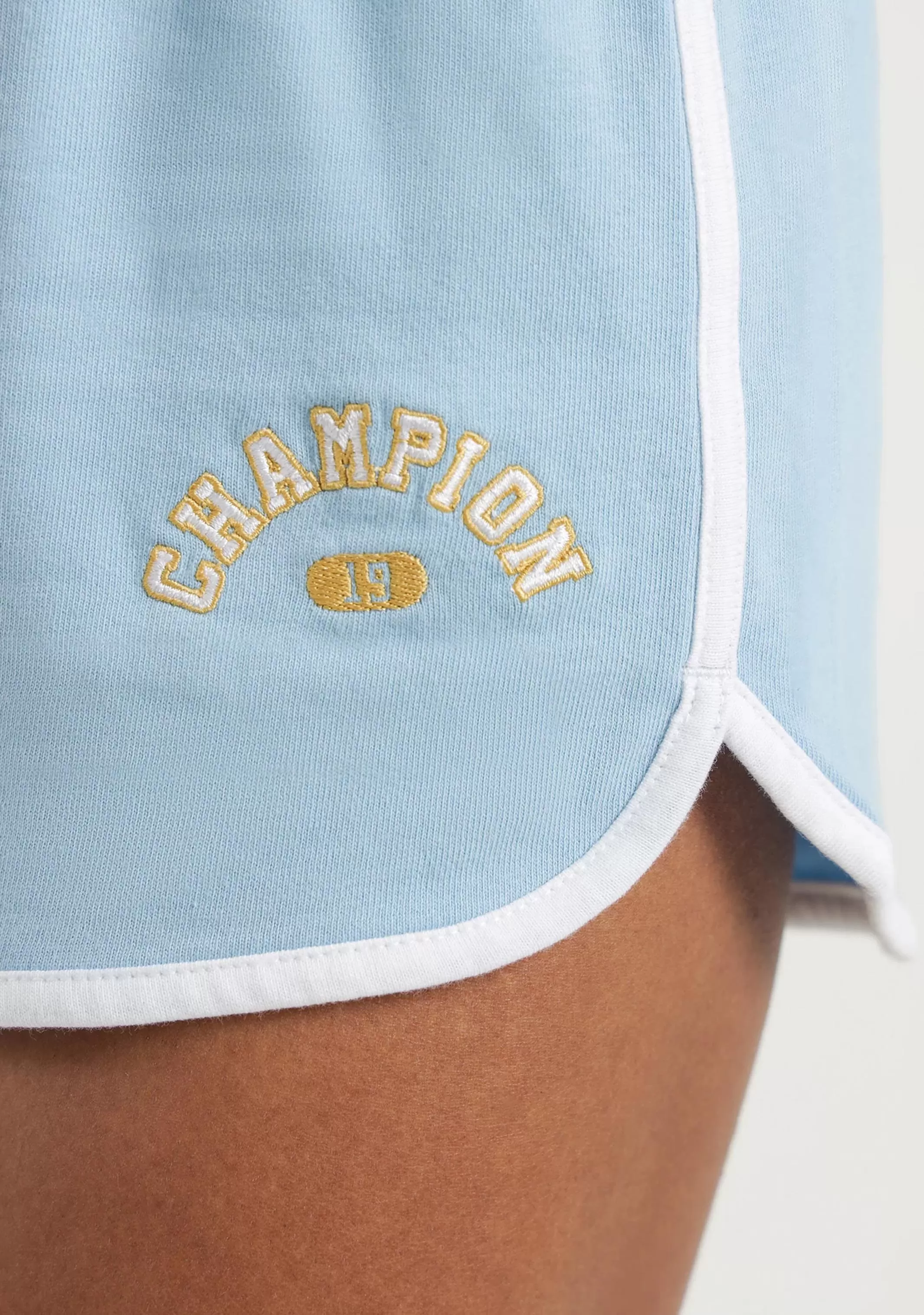 Champion Womens Heritage Varsity Short <br> CRJ3A1 ENQ