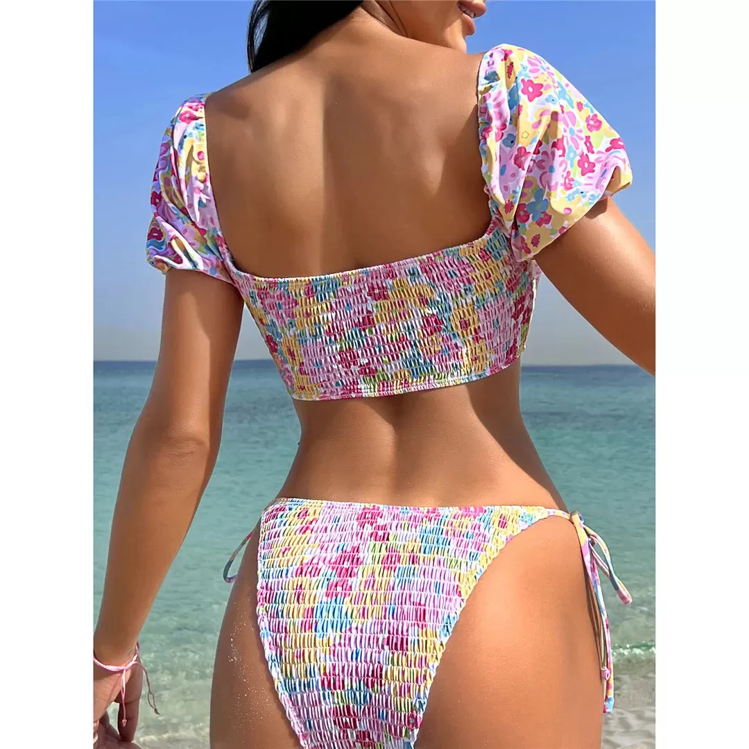 In Full Bloom geblümter Bikini mit Puffärmeln